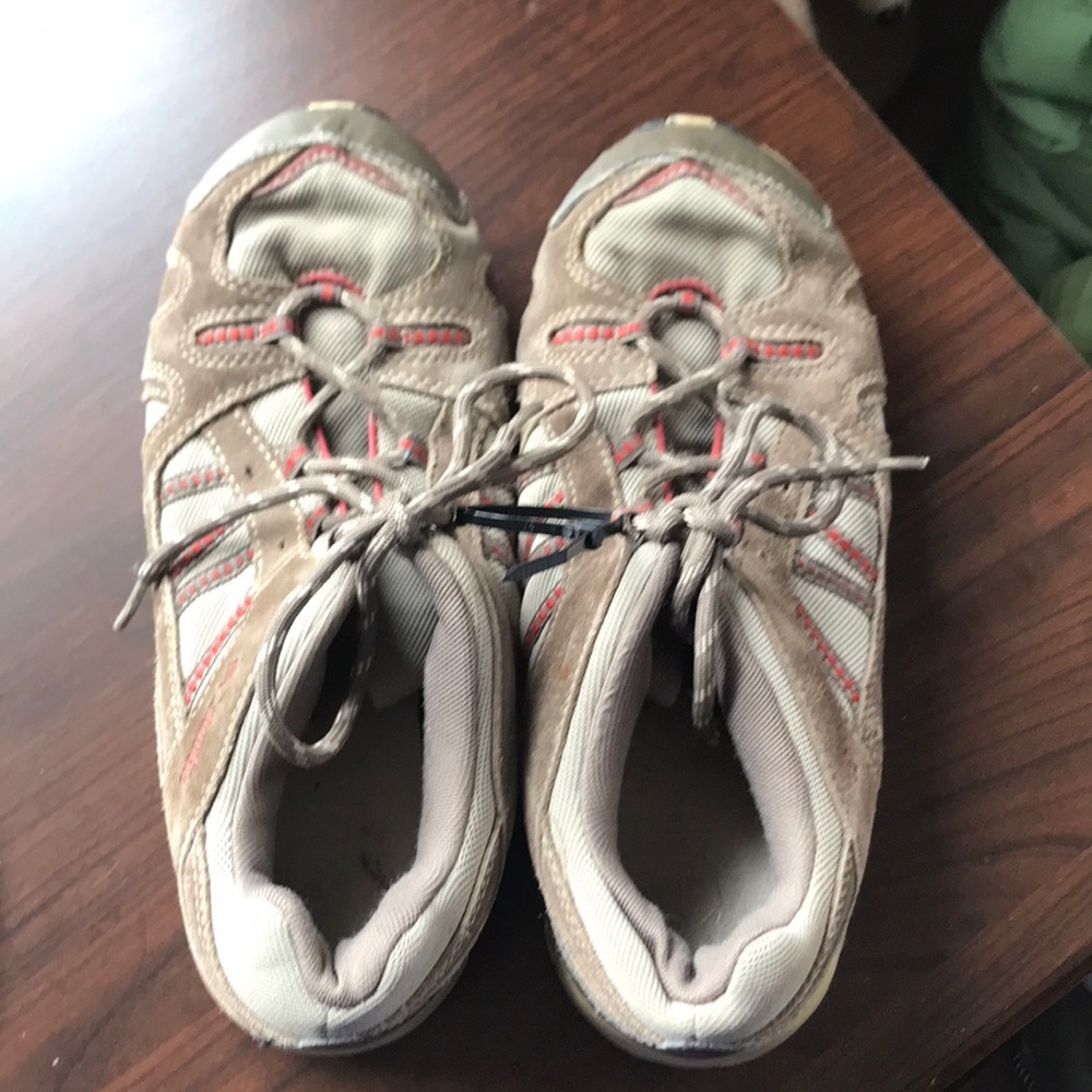 Columbia hiking shoes